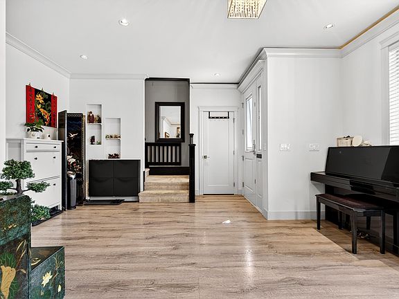3rd image of 701 Lea Ave