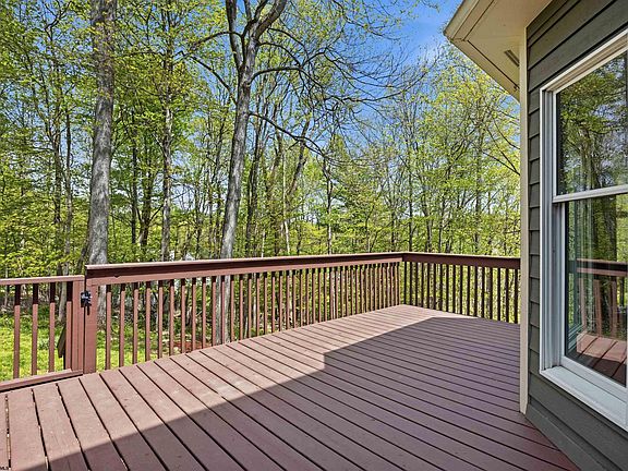5th image of 1020 Deerwood Dr