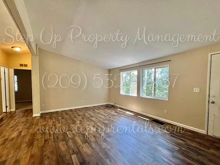 23495 Kreitzer Way — Photo 6