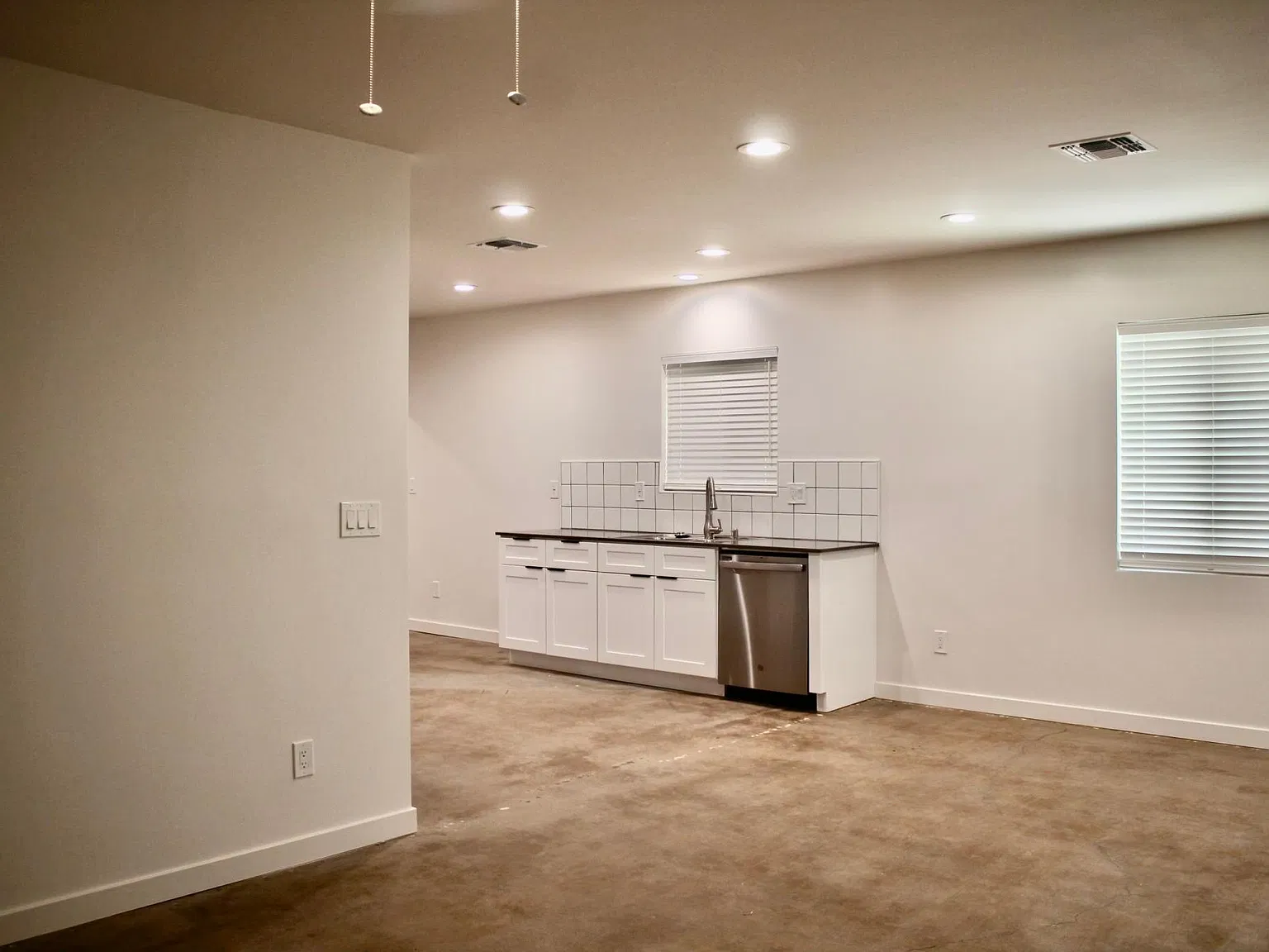 5421 S 1st Ave — Photo 2