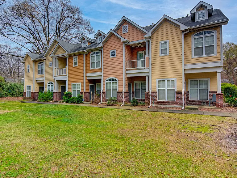 1553 Pecan Ave — Photo 15