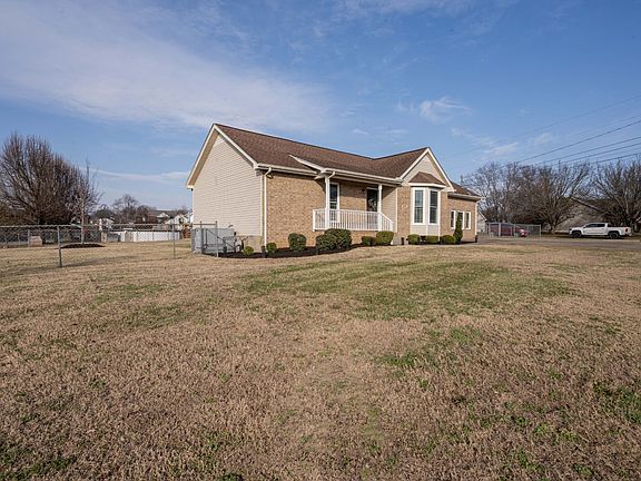 5th image of 642 Rock Springs Rd