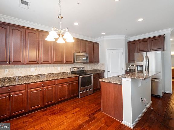 3rd image of 7917 Lupine Ct
