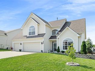 1912 Shannon Ct, Liberty, MO 64068