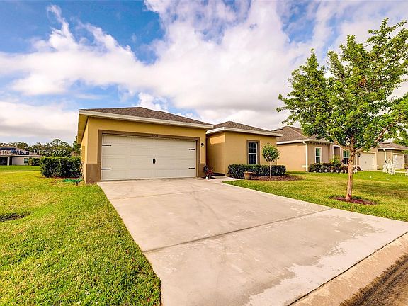 3rd image of 5275 Oakland Lake Cir