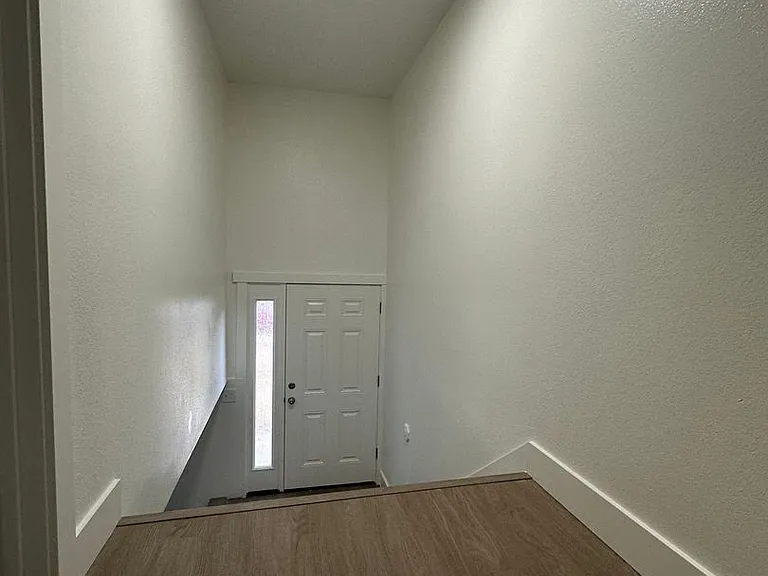 1076 S Virginia Cir — Photo 19