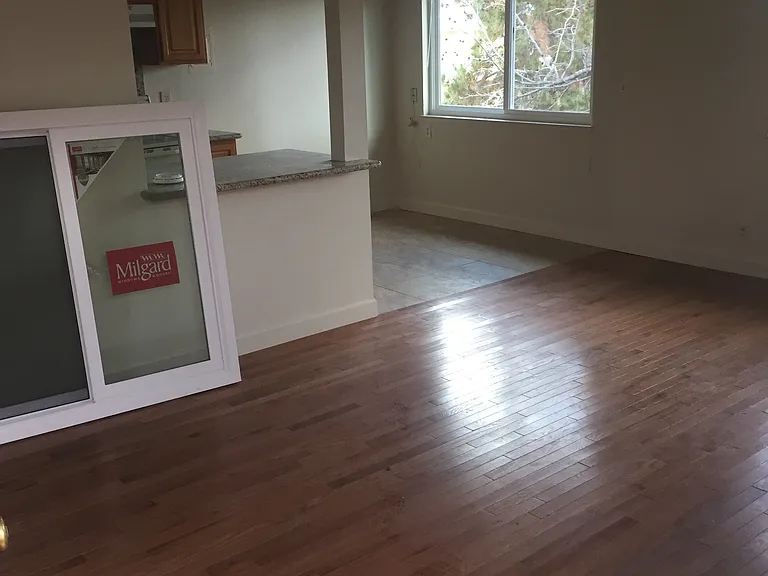 1125 Roewill Dr #5 — Photo 5