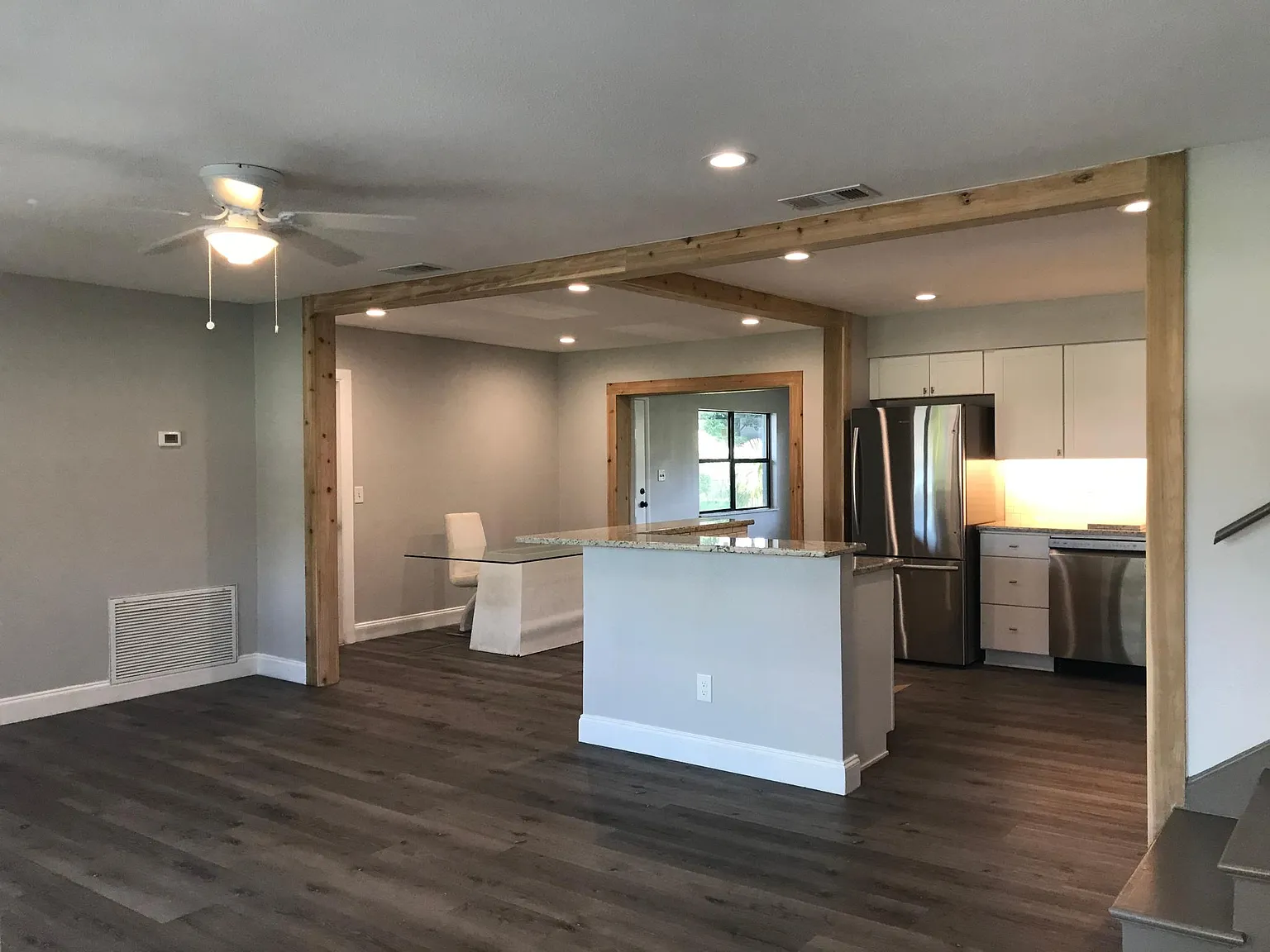 5 bed, 2110 sqft, $3,995 — Photo 4