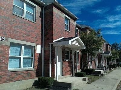 3rd image of 769 Canonby Pl
