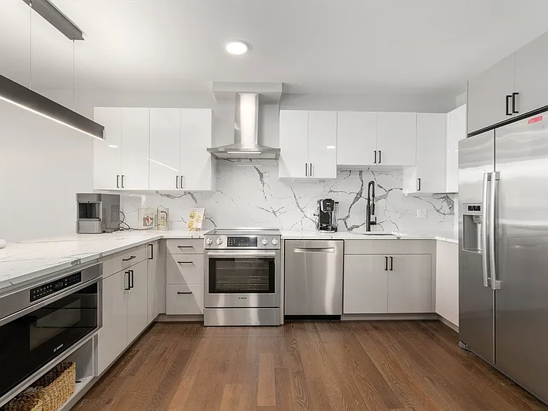 68 Los Angeles St #Penthouse 6 — Photo 4