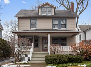 1216 Elmwood Ave, Wilmette, IL 60091
