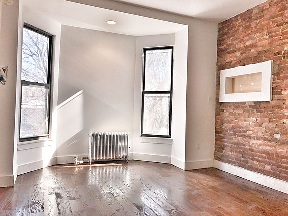 4th image of 487 Clinton Ave APT 4D