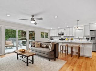 3707 Moss Dr, Annandale, VA 22003