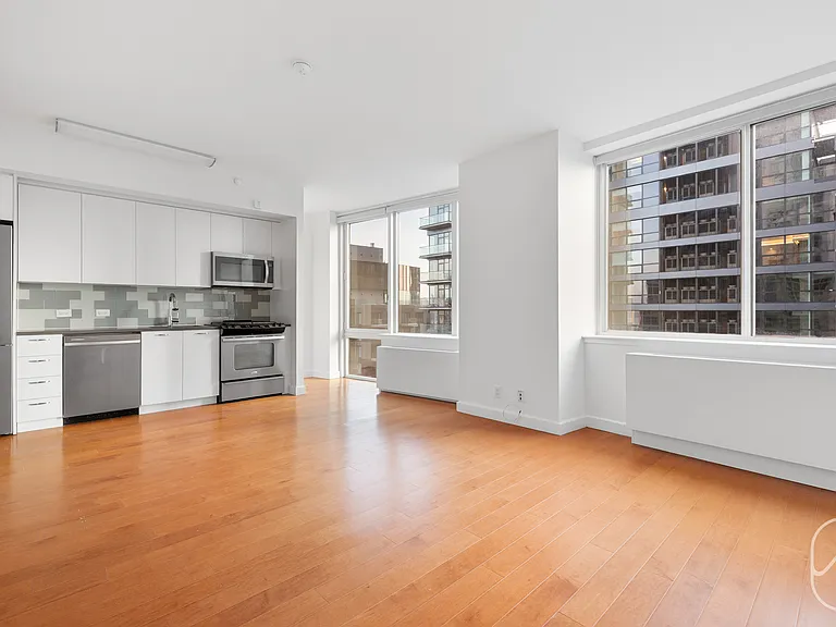 80 Dekalb Ave #26L — Photo 3