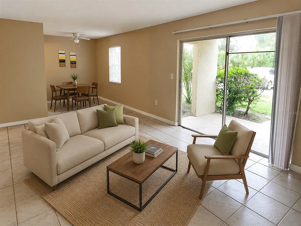 1 bed, 1.0 bath, 835 sqft, $1,100 — Photo 2