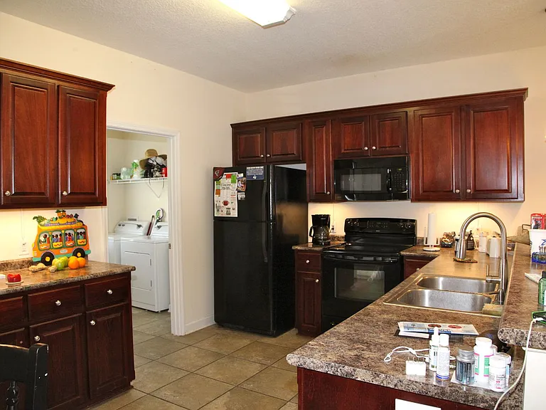 4 Paradise Cv — Photo 4