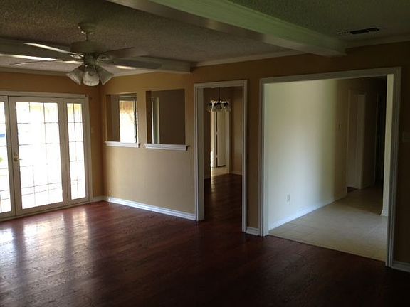 3rd image of 306 Shoreview Dr