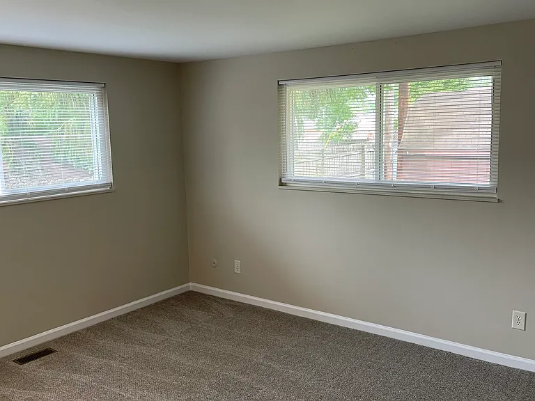 7431 Troy Manor Rd — Photo 14