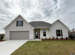 1554 Old Tucson Ave, Zachary, LA 70791