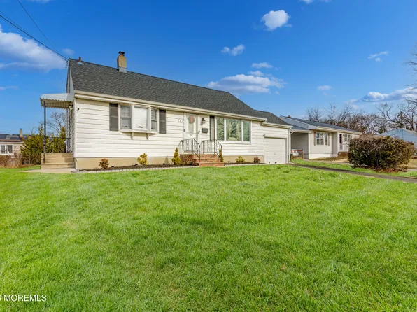 9 Parkview Drive, Hazlet, NJ 07730