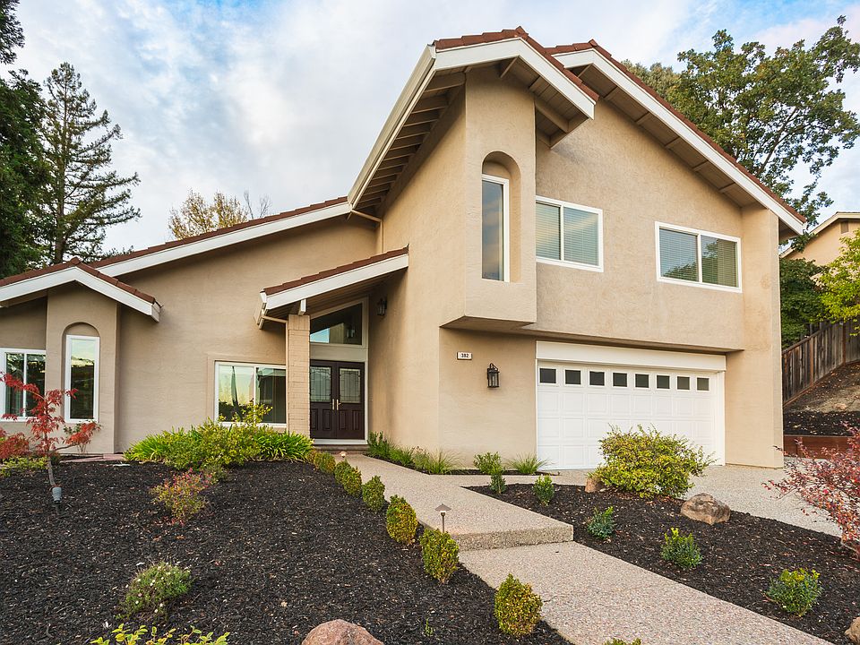 1st image of 382 Bolero Dr