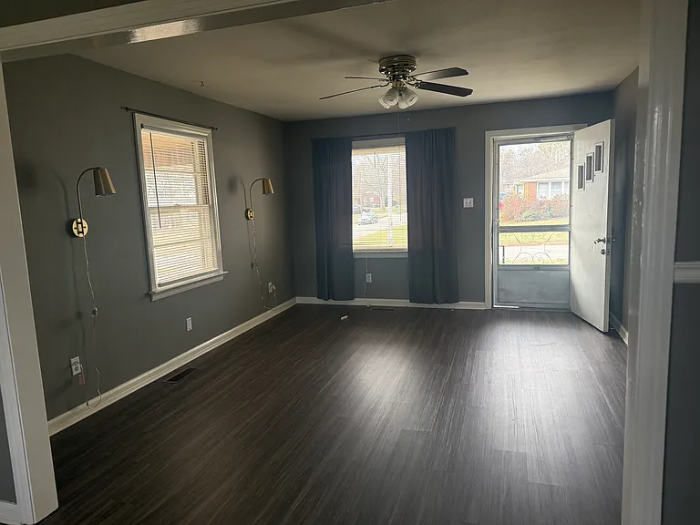 2602 Waltham Dr NE — Photo 5