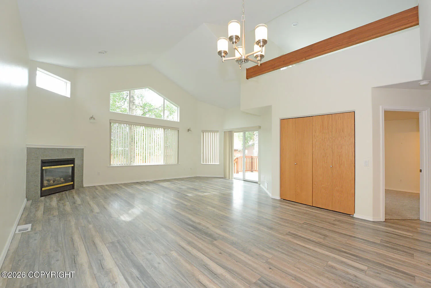 4 bed, 2.5 bath, 1962 sqft, $3,300 — Photo 4