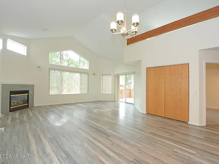 264 Dailey Ave — Photo 4