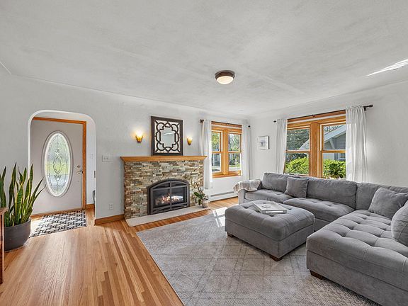 5th image of 1033 Smith Ave S