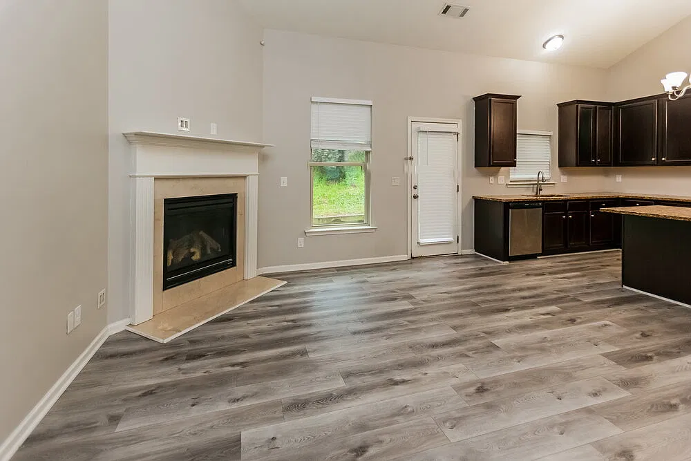 4 bed, 3.0 bath, 2143 sqft, $4,130 — Photo 4