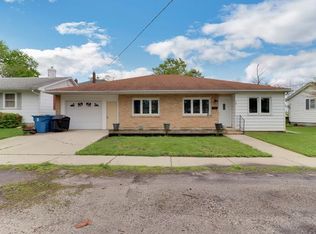 103 S Cherry St, Lexington, IL 61753