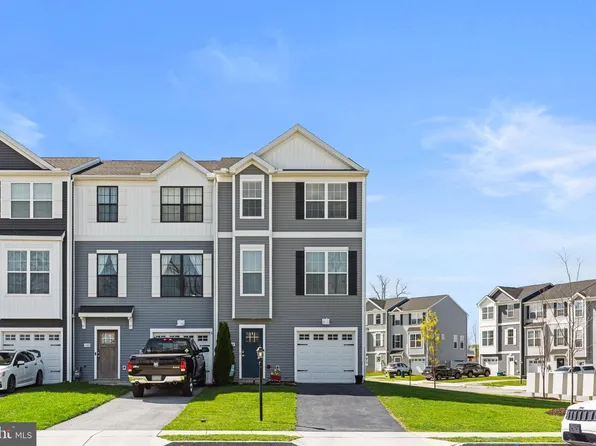 144 Overlook Dr, Hanover, PA 17331