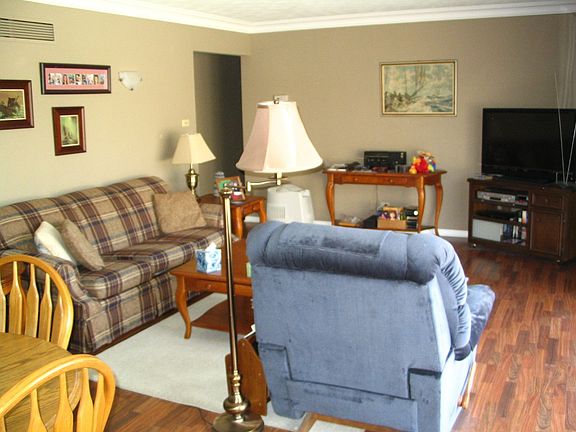 Living Room/Dining Room