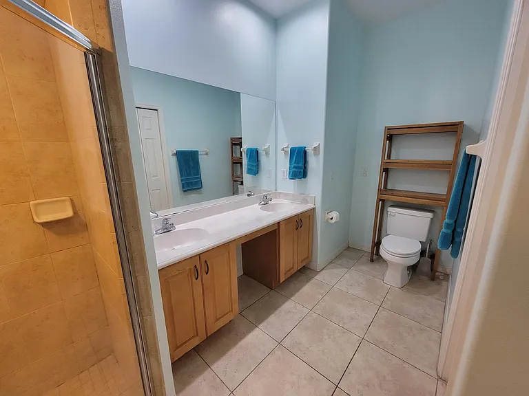 115 Majestic Bay Ave — Photo 22