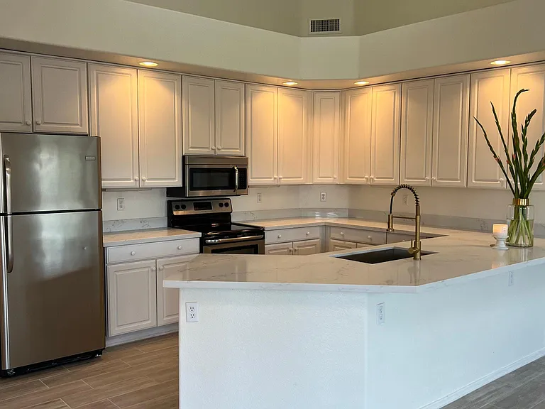 814 W Beechnut Dr — Photo 8