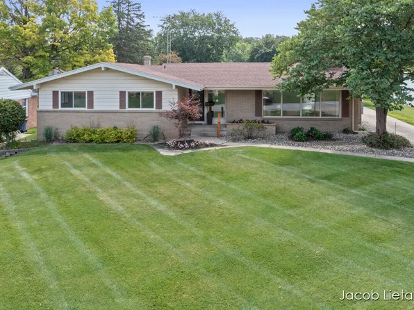 1850 Millbrook St SE, Grand Rapids, MI 49508
