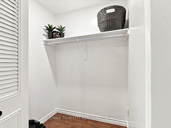 4th image of 65 Glamis Rd