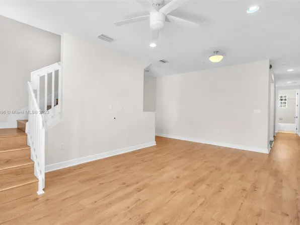 419 SW 147th Ave #108, Pembroke Pines, FL 33027