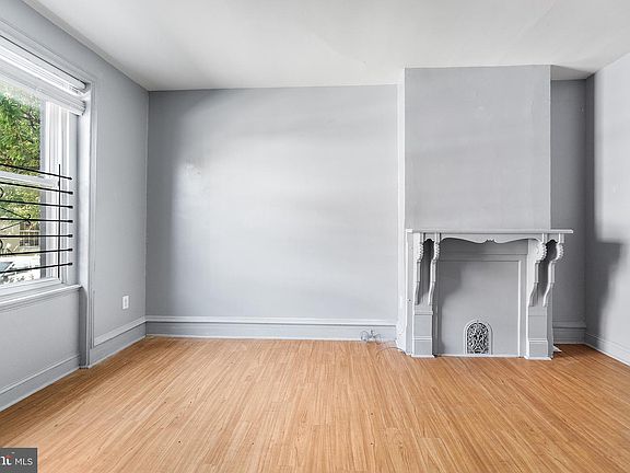 4th image of 1624 Edgley St
