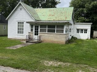 974 S 9th St, Mitchell, IN 47446