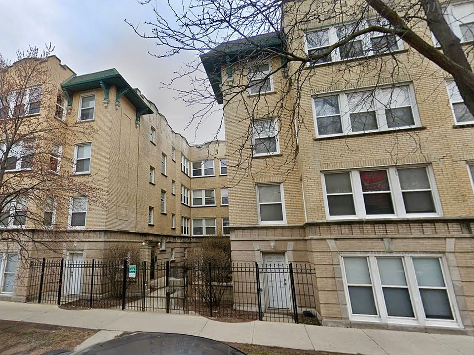 1st image of 4750 N Albany Ave #2