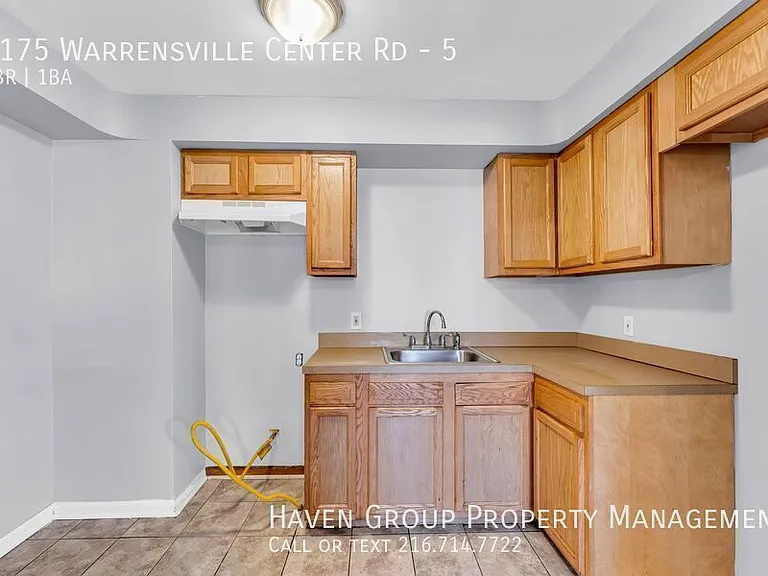 5175 Warrensville Center Rd #5 — Photo 12