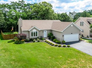 837 Hampshire Pkwy, Crete, IL 60417