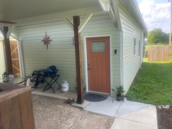 518B Depot St W, Chapel Hill, TN 37034