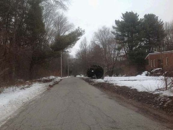3rd image of 120 Brown Ave