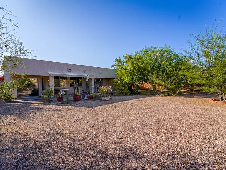 2123 W Maldonado Rd — Photo 38