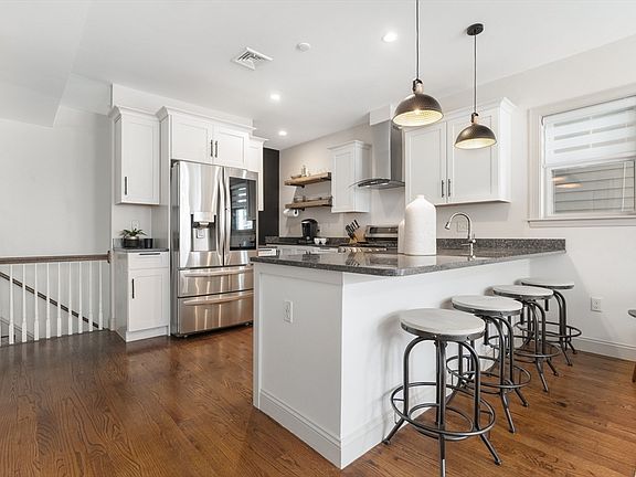 2nd image of 115 Pleasant St #2