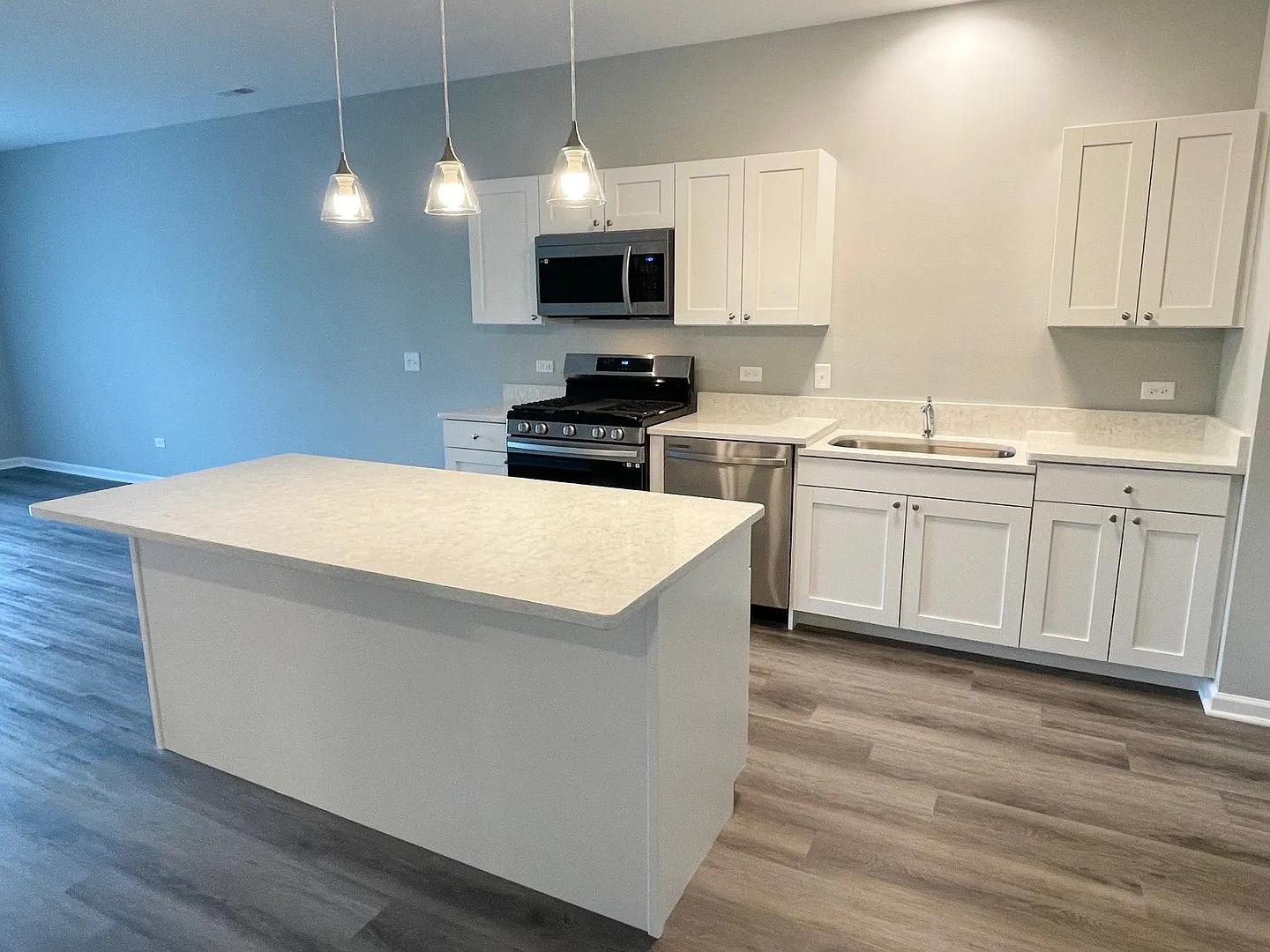 1 bed, 774 sqft, $1,835 — Photo 2