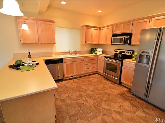 3rd image of 11605 183rd St E