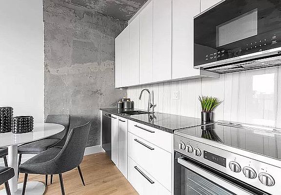 2nd image of 815 Flatbush Ave #612